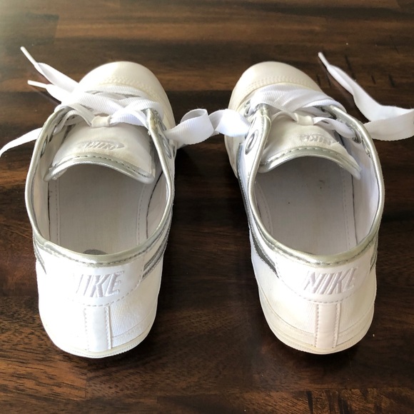 Nike Sneakers - Picture 5 of 8